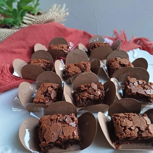 Mini brownies embalados individualmente
